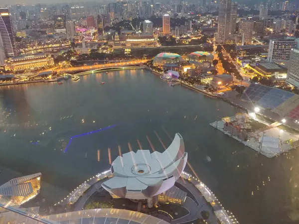 Singapore’s Marina Bay illuminated at dusk